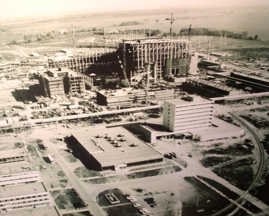 A Paksi Atomerőmű története 1967-68: a telephely kiválasztása, előkészítés, tervezés 1970: építkezés elhalasztása 1975: üzembe helyezési ütem