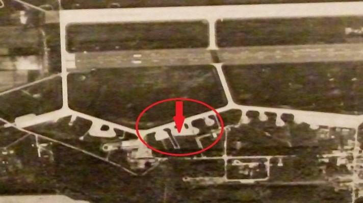 15 Ezek egyikén történt hangár 16 nem lévén a leszállított Szuhoj-repülőgépek összeszerelése, a szovjet gyári szerelő csapat és a magyar műszaki állomány részvételével, igen mostoha körülmények