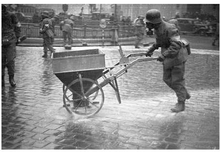 állításukra 1939. február 1-től került sor. A lőtéren kiépültek a vegyiharcanyag raktárak és a mustárkeverő berendezés.