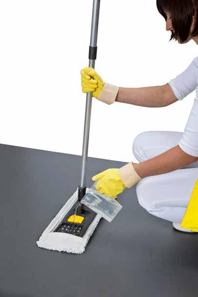 VERMOP TOOLS MÓDSZEREK CSEPEGTETŐTÁLCA ÖNTŐ MÓDSZER A klasszikus huzatcserélési módszerrel alkalmas A mop bemártásra kerül az oldatba A felesleges oldat lecsepegtetéséhez a