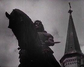 14. felcserélésen alapuló rész-egész alakzat (szinekdoché) Az Emberek a havason (1941) című filmben Kolozsvár városát a főtér két tárgya: Mátyás király szobra és a Szent Mihály templom egy-egy