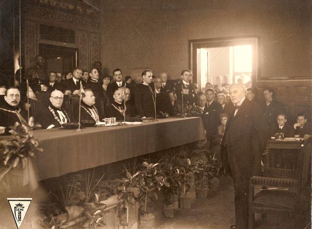 kép Egyetemi tanács az 1937/38-as tanévben kultuszminiszter is, aki az egyetem több jelentős eseményén feltűnt, ezek nagy része képekkel is dokumentált. (7.