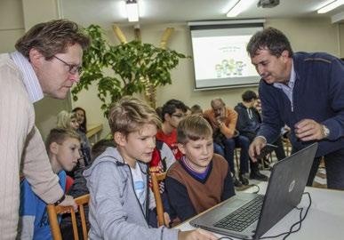 Tento rok na toto podujatie prijali naše pozvanie školy 7 obcí: Jánossomorja, Csabrendek, Mostová, Jelka, Veľká Mača, Tomášovo a Horné Saliby.