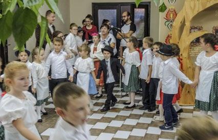 NAGYFÖDÉMESI LÁTHATÁR 4/2018 ǀ 19 Dva sviatky vo všedný deň Mesiac október nám každý rok pripomína jednu z najvzácnejších cností, ktorá môže byť zrodená v duši človeka. Je ňou úcta k starším.