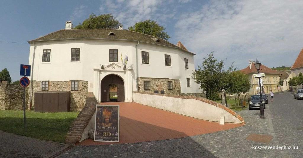 Térképek a Panoráma Pihenőháztól indulva Tartalomjegyzék: Kőszegi vár 01, Írott-kő kilátó 02, Óház kilátó 03, Hétforrás 04, Csónakázó-tó 05, Kendig-hegy 06, Kálvária 07, Hétforrás melletti laktanya