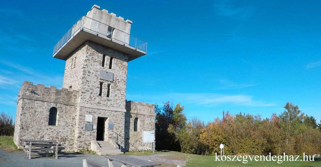 utat, pár perc múlva megpillantod a várat. Írott-kő A Panoráma Pihenőháztól felfele kell elindulnunk, ha az Írott-kőre készülünk.