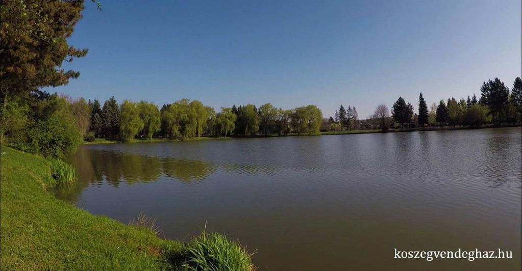 A Panoráma Pihenőháztól lefele, a város felé kell elindulnunk, ha a Csónakázó-tóhoz készülünk. Egyirányú út visz vissza a városba.