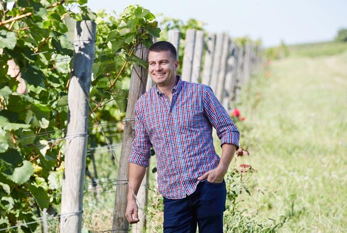 Kvaszinger 30 éves bortermelő vagyok Olaszliszkán. Családi vállalkozásunk irányítását 2013-ban vettem át, és azóta irányítom a szőlőtermesztési és borászati munkafolyamatokat.