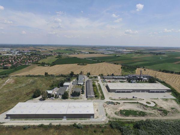 MAGASSÁG Funkciótól függően egy és két szintes épületek. 4,5-6m építménymagasságig terjedően.