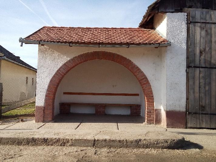 egészével összhangban legyen.