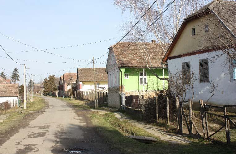 Téves a gondolat, hogy a település egyedi karakterének, hagyományos épületeinek megőrzése,