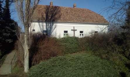4 Eltérő