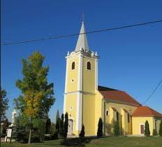 2009 őszén pedig a külső teljes homlokzat felújítása történt meg, az akkori lehetőségek szerint, a régi iskola eladási árából és a hívek szervezőkészségéből.