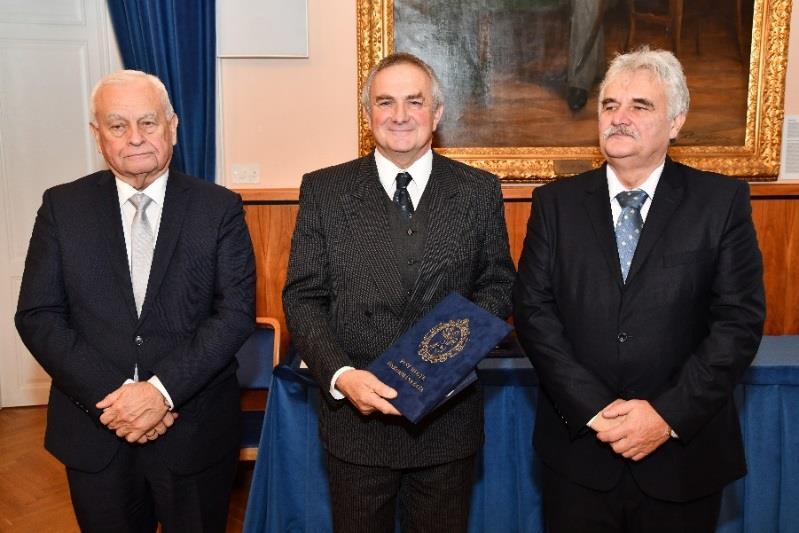 Hírek és események Tájékoztató a szociális célú tűzifa támogatás helyi szabályairól szóló önkormányzati rendelet módosításáról Ipolytölgyes Községi Önkormányzat Képviselő-testülete módosította a