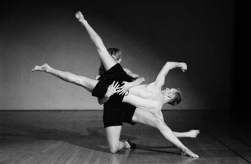 5. Az amerikai posztmodern tánc egyik közismert technikája a kontakt tánc.