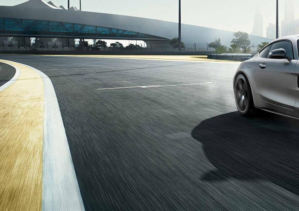 Elindítja a következő teljesítményfokozatot. A Mercedes-AMG GT C. A Mercedes-AMG GT C hatásosan érezhetővé teszi az AMG-re jellemző teljesítményt.