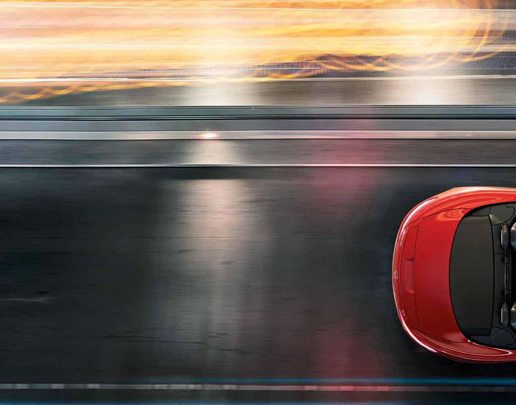 Felhők felett az utakon. A Mercedes-AMG GT Roadsterben minden utazás intenzív élménnyé válik.