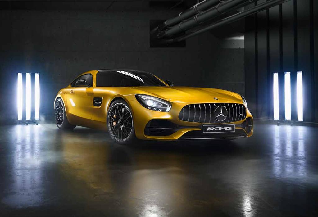 AMG Külső Night csomag. A csomag magasfényű feketére fényezett elemeivel különleges hatást biztosíthat járműve megjelenésének.