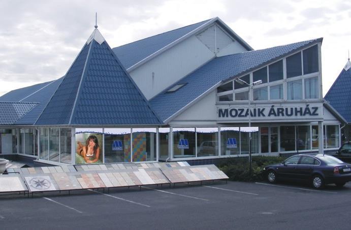 Legmagasabb pontjai 444 méterrel a Vállus határában lévő Köves-tető, valamint a Gyenesdiáshoz tartozó Pető-hegy (385 méter).