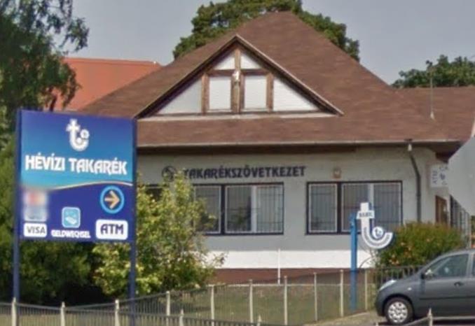 településen a postai szolgáltatás. A küldeményeket beszállították Keszthelyre, ahonnan a vasút továbbította.