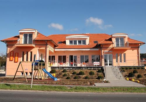 - Tripadvisor Traveller's choice 2016- díj - vidékiek között 1. hely, - Tripadvisor Magyarország 10 legnépszerűbb családi hotelje - 2.