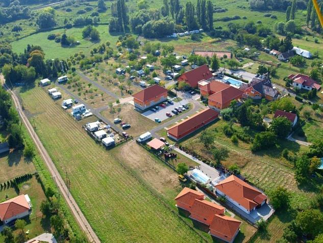 Sporttábor A Balaton északi partján található üdülő kiváló