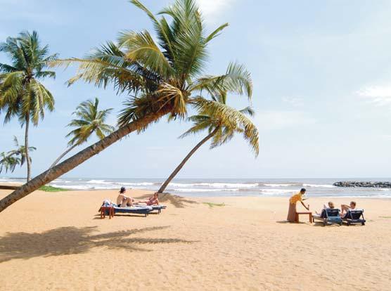 Este részvétel egy Kathakali táncbemutatón. Szállás Cochin-ban. 3. nap: Reggeli után utazás Kumarakom-ba (kb. 80 km). Útközben rövid pihenô és hajókázás Allepey-ben.