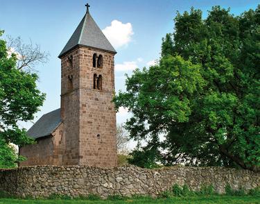 A vizimalomban érdekes kis kiállítás látható A Julianus-kilátó Vízimalom {Nagybörzsöny} Igazi különlegesség a Főtértől két perces sétára található Antal-féle műemlék