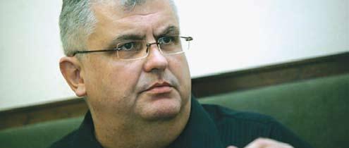 2 SZABAD ÚJVIDÉK A Vajdasági Szociáldemokrata Liga elnöke, Nenad Čanak értékelése szerint a választópolgárok díjazták a VSZL következetes politikáját, és szerinte ez, valamint a pártnak az elmúlt