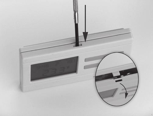 A COMPUTHERM Q8RF termosztát által vezérelt fűtési rendszer egy COMPU- THERM S200 Wi-Fi dugaljjal és/vagy egy COMPUTHERM S300 Wi-Fi termosztáttal kiegészítve okostelefon segítségével távolról,