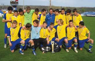 18 Nike-Premier-kupa 2007/2008 Már az európai elitben A 15 éven aluliak korosztályában a felcsúti fiúk képviselhették Magyarországot, mint hazai legjobbak Vakulya Balázs csapatunk egyik legjobbja