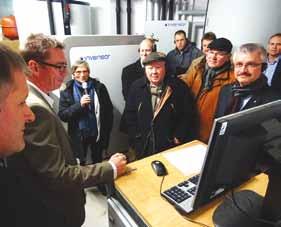 Megnyitóként Vásárhelyi Árpád, a Schenker Nemzetközi Szállítmányozási és Logisztikai Kft. ügyvezető igazgatója (képen) tartott előadást Hol a határ? avagy szabálydömping a szállítmányozásban címmel.
