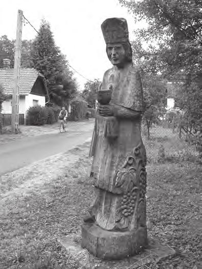 Felújított kereszt a cserfői hegykapunál 4.