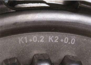 13. ábra: a hézagolóalátétet a K1 tengelykapcsoló egyedi tűréséhez kell igazítani.