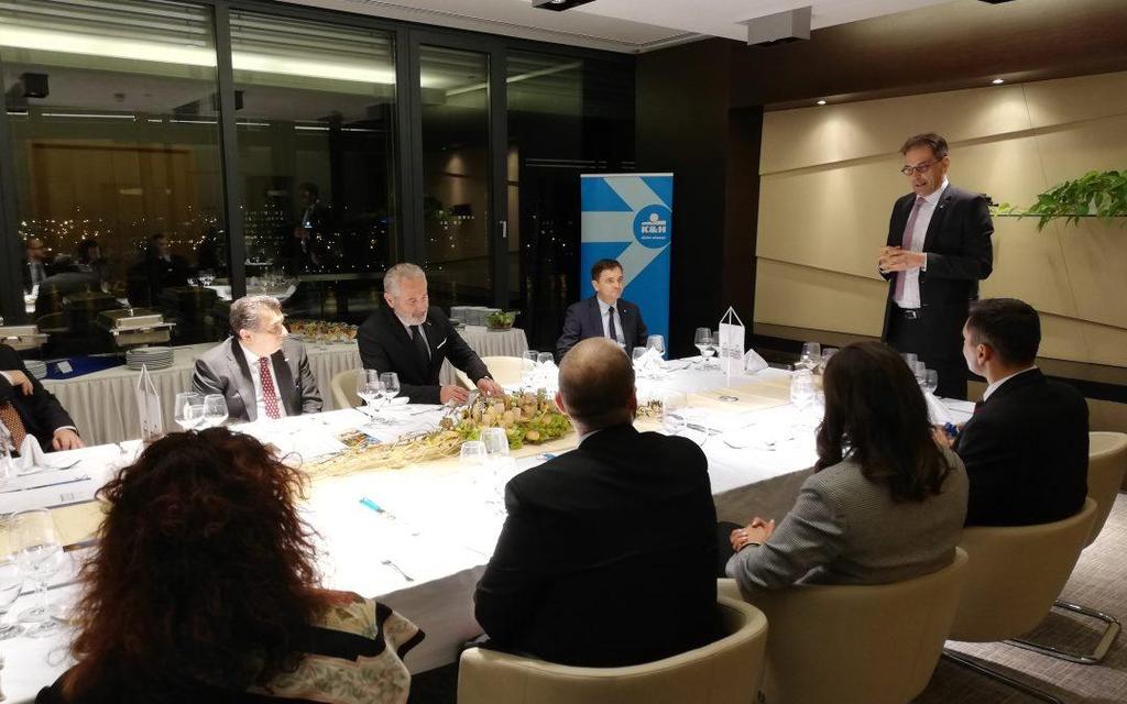 MOLK FOCUS DINNER : a top management stratégiai döntéseinek bizalmas és konkrét támogatása Október 30-án, kedden este a K&H Bank budapesti székhelyének Vip termében megtartották a MOLK Focus Dinnert,