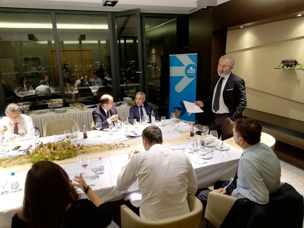(Francesco Mari, MOLK elnök előadása a labour shortage-ról. Fotó 5) Köszönetet mondunk az est szponzorainak: Kométa, Eme Hungary, Prysmian Group és Tecnica Group.