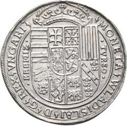 szívpajzsban lengyel sas és a királyné címere, a címer melett kétoldalt /gekröntes mehrfach geteiltes Wappen, im Herzschild polnischer Adler und