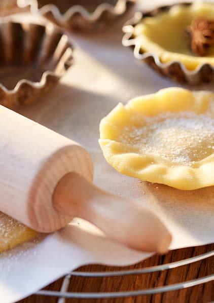Tartalom Előszó 3 Tartalom 5 Miele tartozékok és ápolószerek 91 Aprósütemények Mézes puszedli 6 Köretek Túrós burgonyatallérok 38 Zabpelyhes puszedli 8 Karalábégratin kakukkfüves Krumplis-mákos