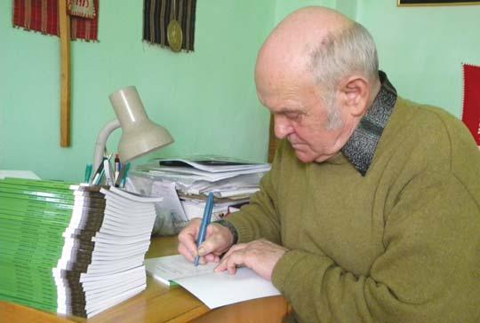 40 EKOSZ EMTE Interjú Életem végéig a falut szolgálom Gálfalvi Gábor néptanító, néprajzi gyûjtõ, közíróval beszélget Szente B.