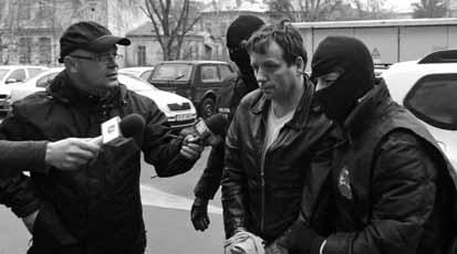 ME.dok 2016/1 Guccifer (Marcel Lazăr Lehel) román hekker előállítása 3 Nucitelli (2014) 38 féle, a világháló közvetítésével elkövetett zaklatási formát különített el, a szitkozódástól a fenyegetésen