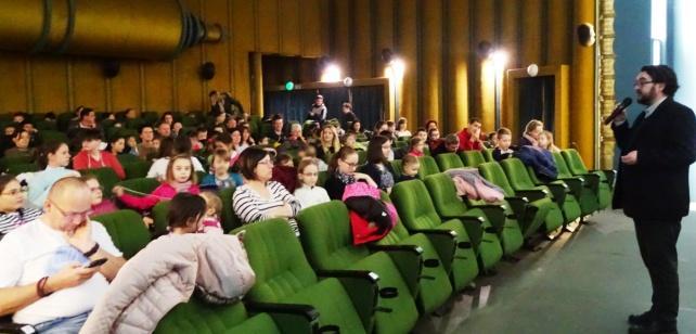 Családi mozi December 16-án parókiánk gyermekeivel moziban voltunk, ahol a Lego