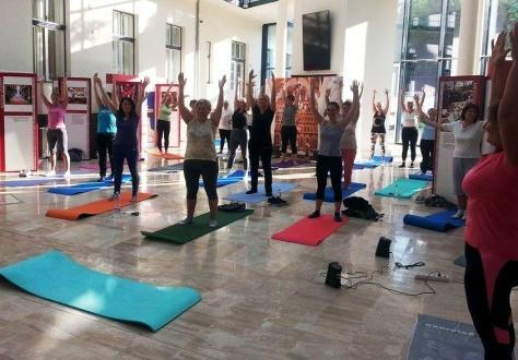 Női torna Szakember által tartott aerobic és pilatesz tornákra várjuk a mozgásra vágyakozó hölgyeket.