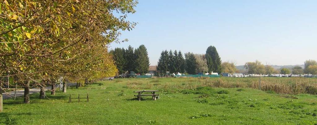Peőfi uák lálkozásánk közelée konenrálóik község igzgási, szolgálási és kereskeelmi közponj.
