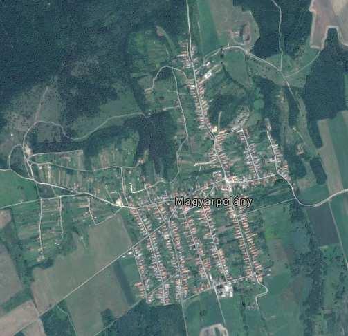 A elepülésszerkeze szemponjáól lálhó ö fonos elem ezen érképi állományon, öréneesen mi eljes Peőfi u hossz, Bjsy u, Iskol u és z Ay nre u kezeménye, vlmin Dózs örgy u