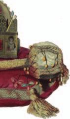 KRONOLÓGIA 1526. november 11. II. Lajos király Mohács mezei halálát követœen Szapolyai János erdélyi vajda fejére kerül a Szent Korona Székesfehérvárott.