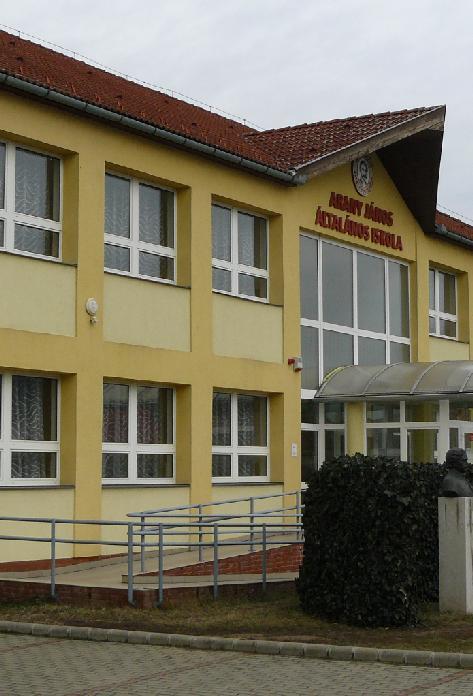 A kézikönyv nem egy merev, lezárt egész, hanem nyílt, hozzászólást és változtatást lehetővé tevő kezdeményezés kíván lenni.