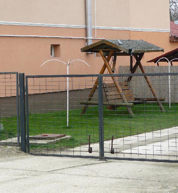 A ket az otthonnak az a része, ahol az ember érintkezik a természettel.