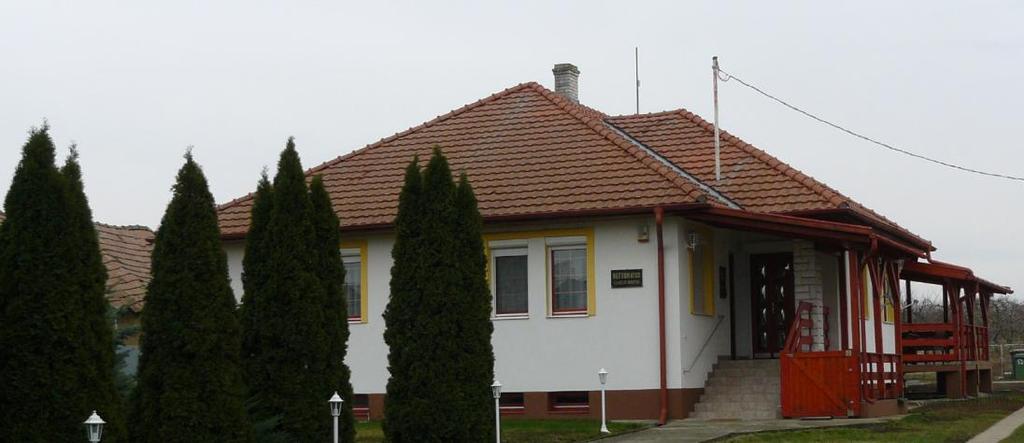 51, A Református Lelkészi Hivatal épülete modern, mégsem hivalkodó.