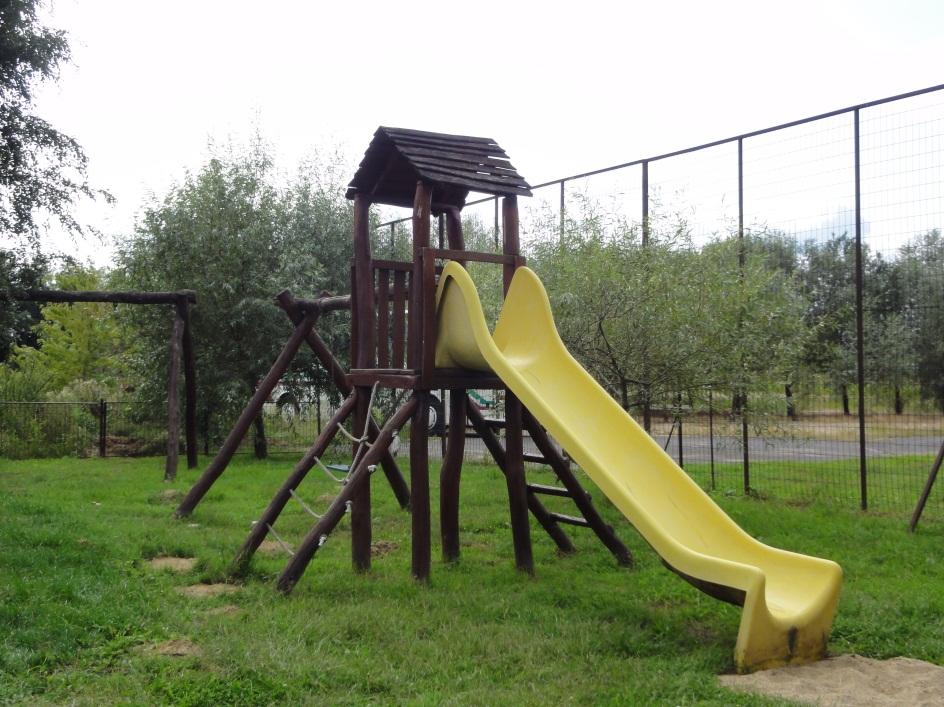 Fülpösdaróc két kisebb területű közparkkal rendelkezik.