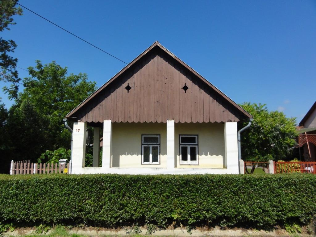 Fülpösdaróc - TAK 47 A népi hagyományokat kedvelőknek jó